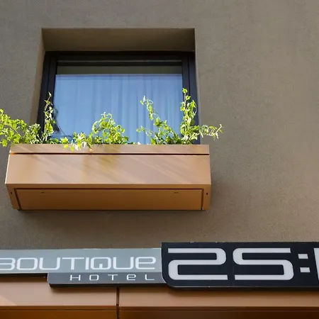 Boutique 25h By Eva 018 Hotel Nis