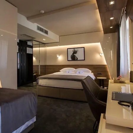 Hotel Boutique 25h By Eva 018 3*